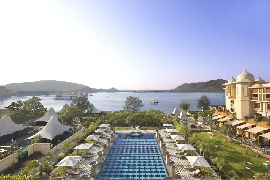 Luxury-Hotel-Leela-Palace-Udaipur-India 12