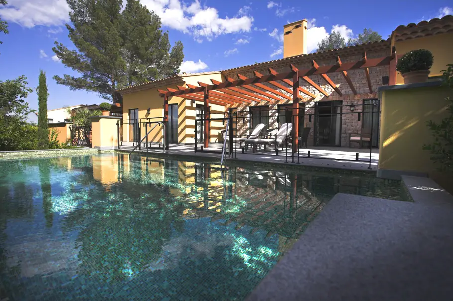 Luxury-Hotel-Tourettes-France-13