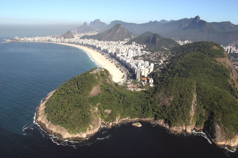 10-best-city-beaches-world-06-00