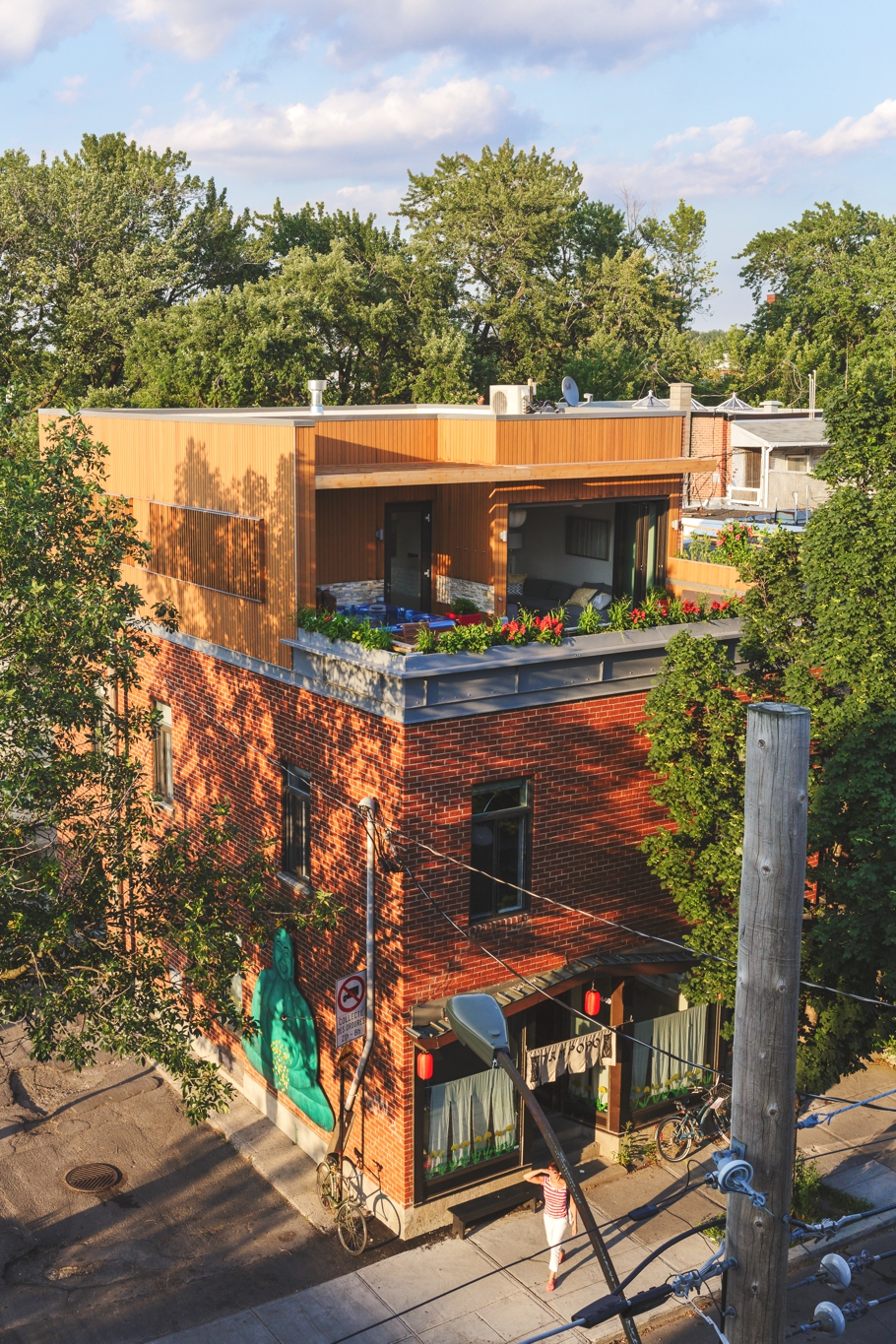 Contemporary-Architectural-Design-Montreal-Adelto-00