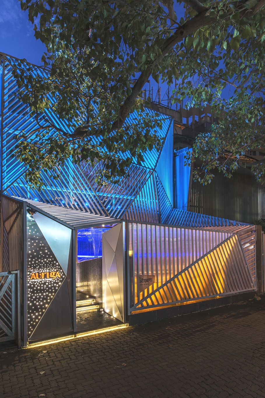Contemporary-Restaurant-Design-Mumbai-Adelto-01