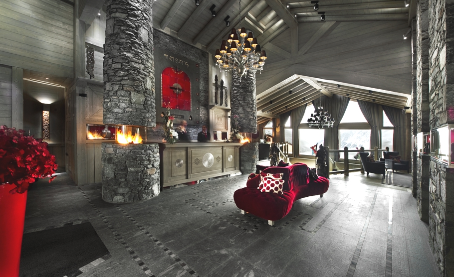 12-days-Christmas-Luxury-Hotels-Adelto-12