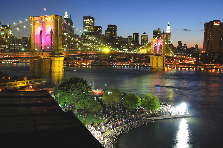 Christmas-in-New-York-City-Adelto-01