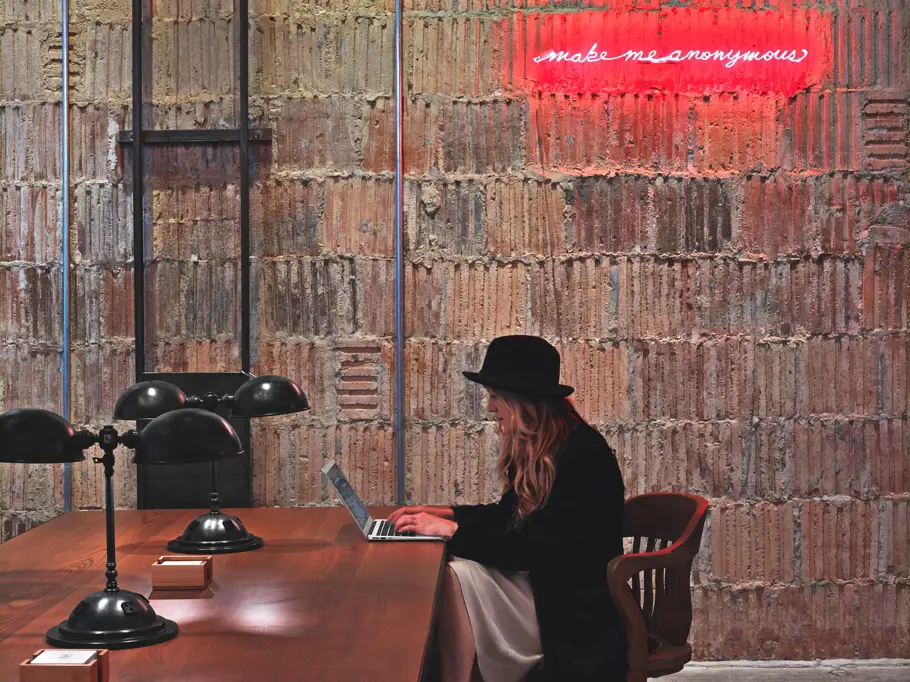 Contemporary-Office-Design-New-York-City-Adelto-01