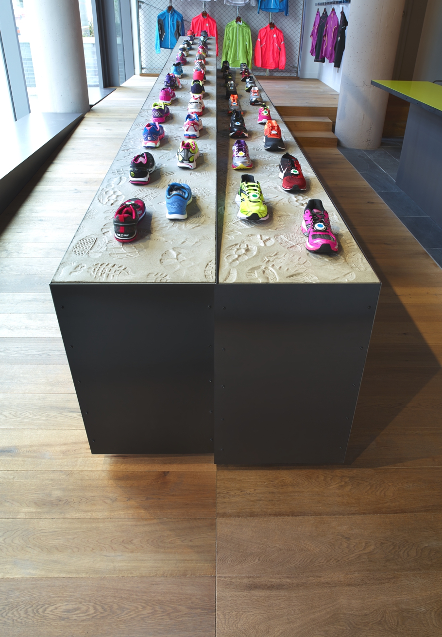 Contemporary-Store-Design-Toronto-Adelto-02