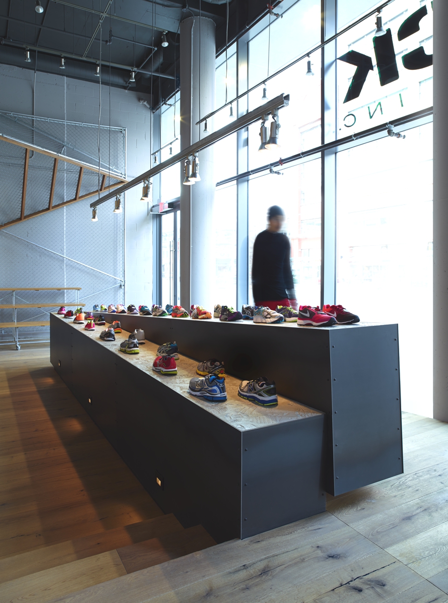 Contemporary-Store-Design-Toronto-Adelto-03