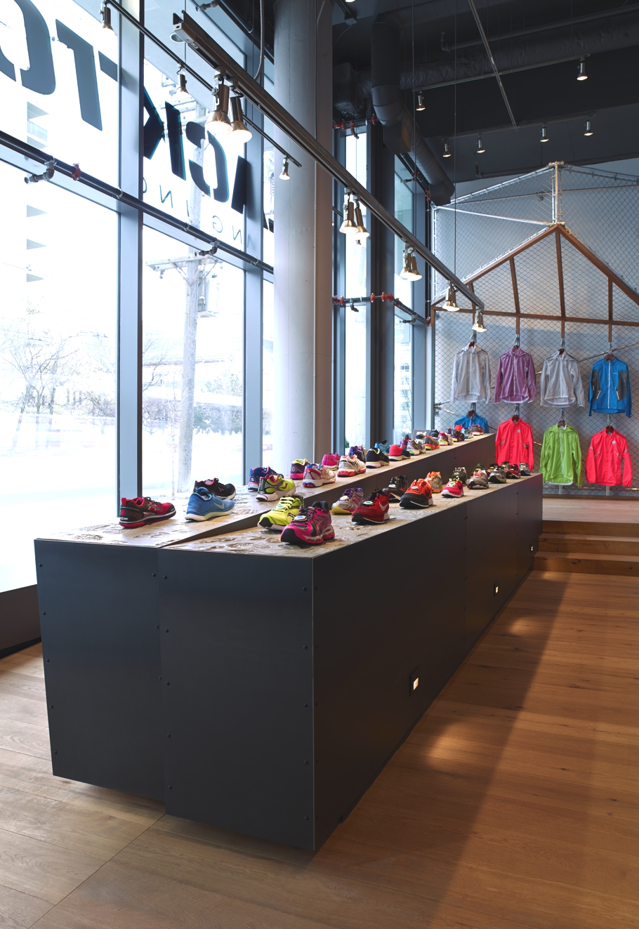 Contemporary-Store-Design-Toronto-Adelto-04