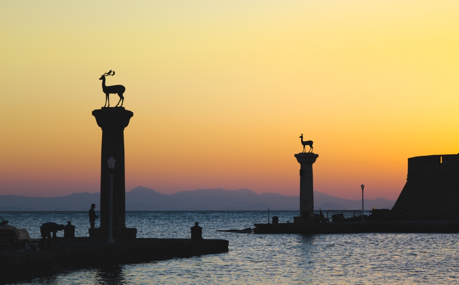 10-reasons-to-visit-Greece-Adelto-12