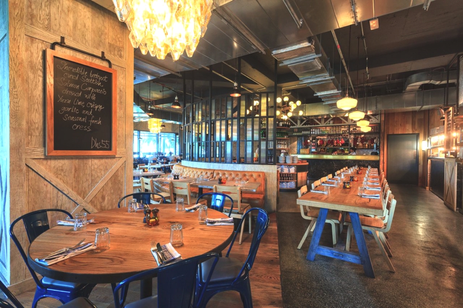Restaurant-Designs-Jamies-Italian-Adelto-01