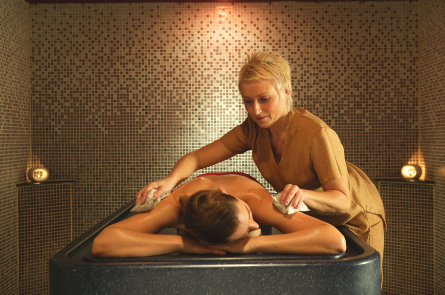 Titanic-Spa-Review-Huddersfield-Adelto-02