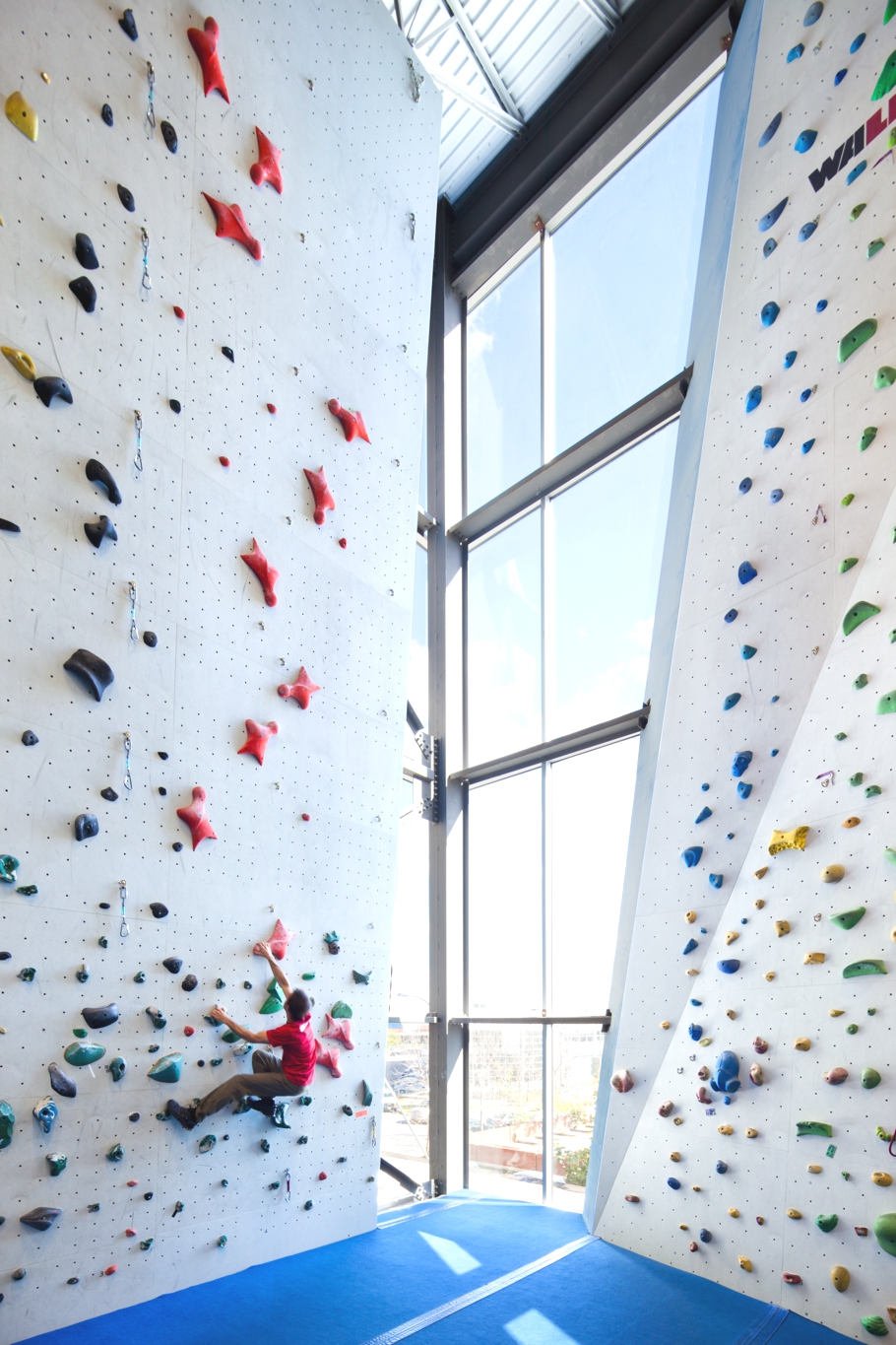 Contemporary-Gym-Design-Montreal-Adelto-07