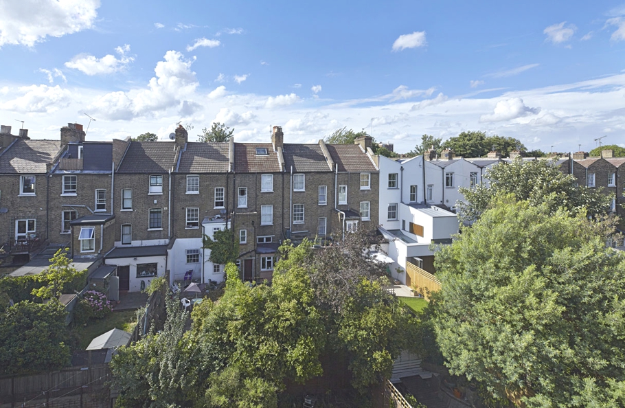 Contemporary-London-Homes-Adelto-00