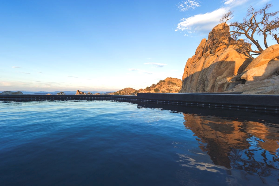 Luxury-Homes-California-Adelto-04