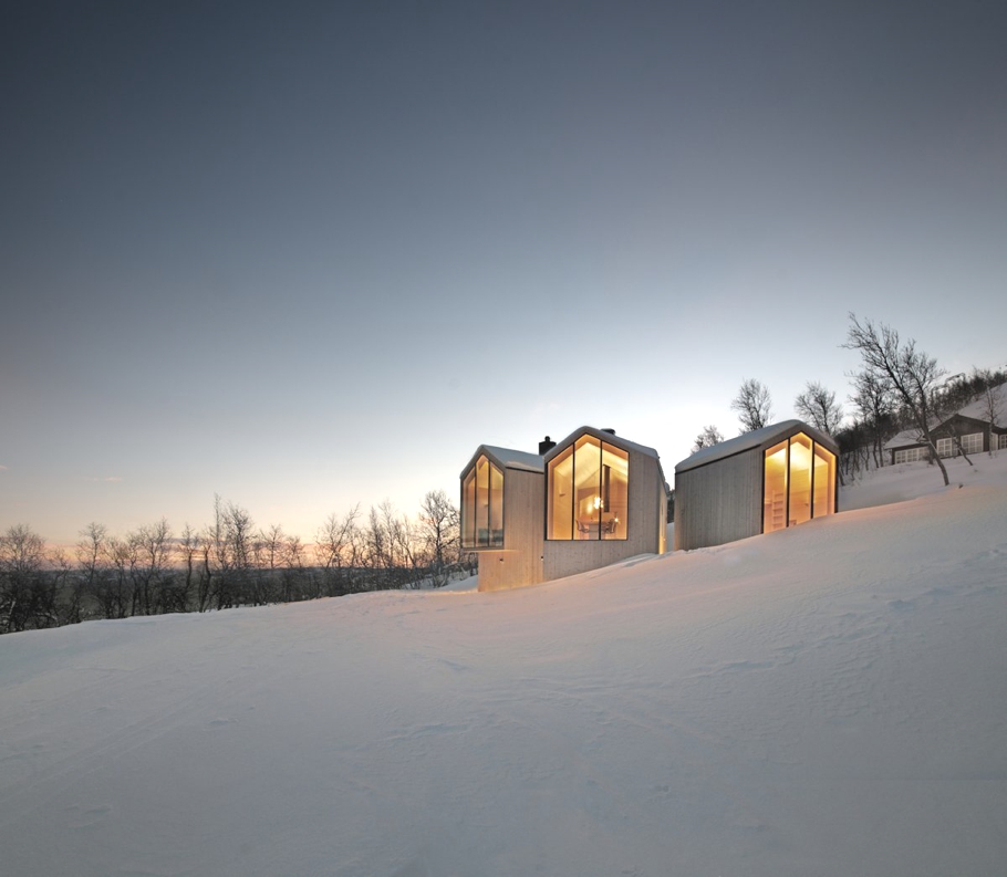 Contemporary-Holiday-Homes-Norway-Adelto-01
