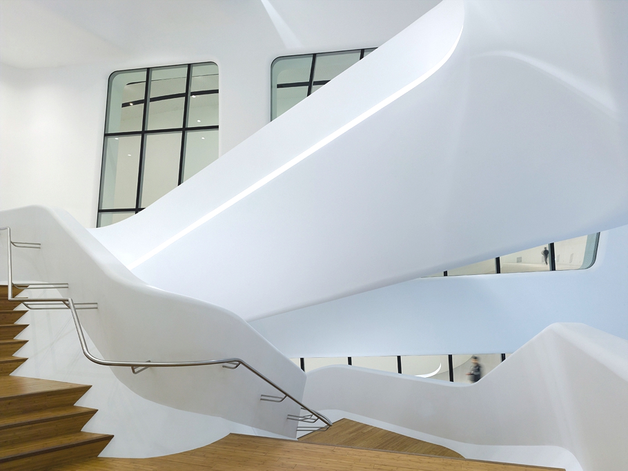 Dongdaemun-Design-Plaza-Zaha-Hadid-Adelto-08