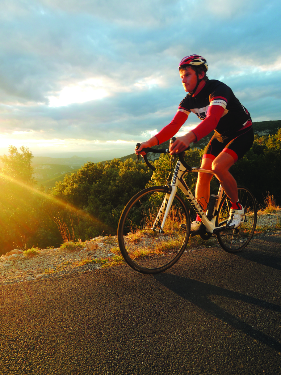 Reasons-to-explore-france-by-bike-Adelto1