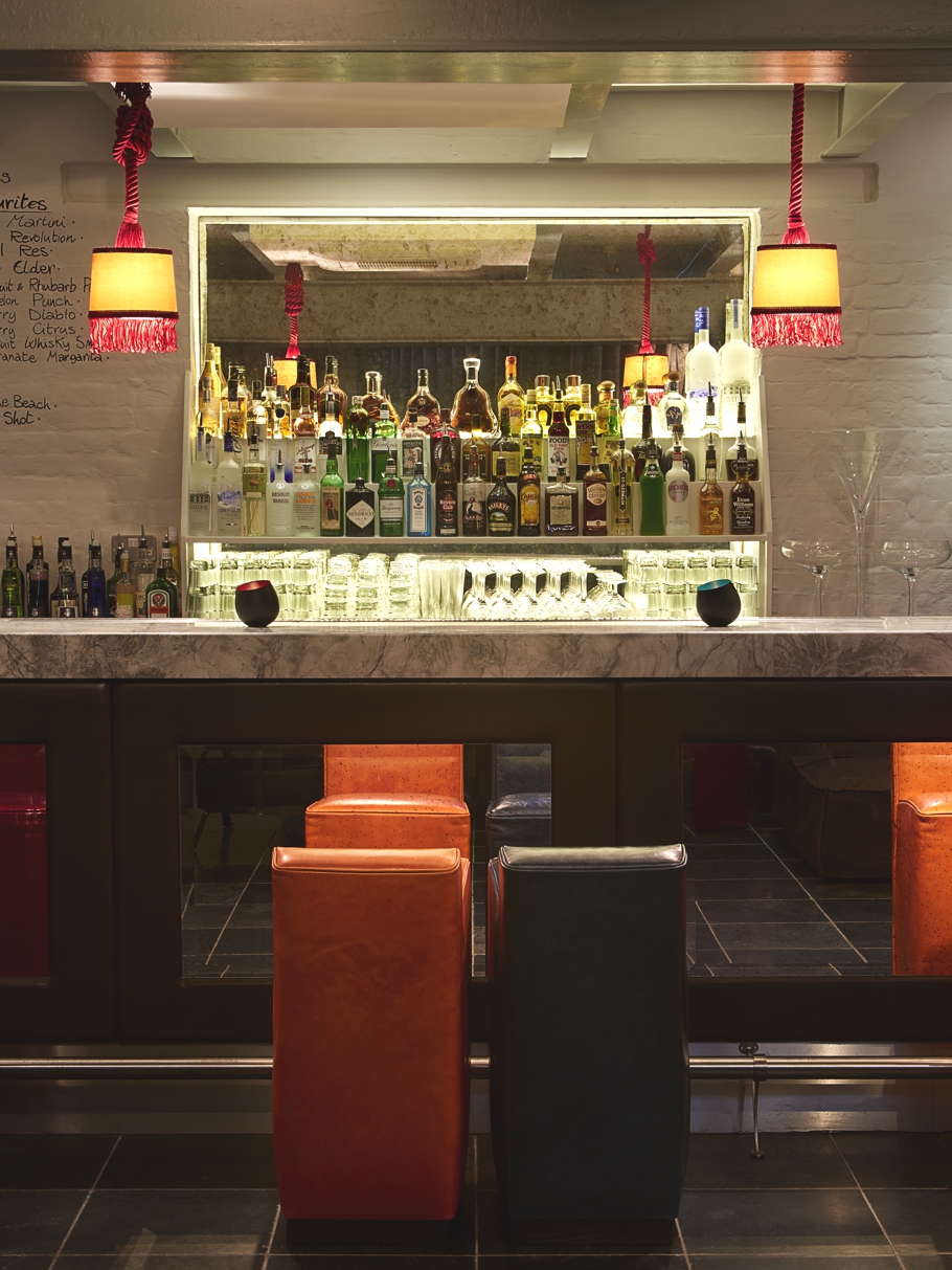 luxury-bar-design-london-kings-road-adelto_00