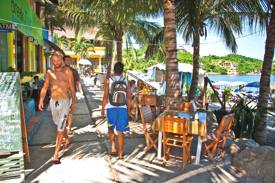 want-holiday-like-a-celeb?-mexico-adelto-07