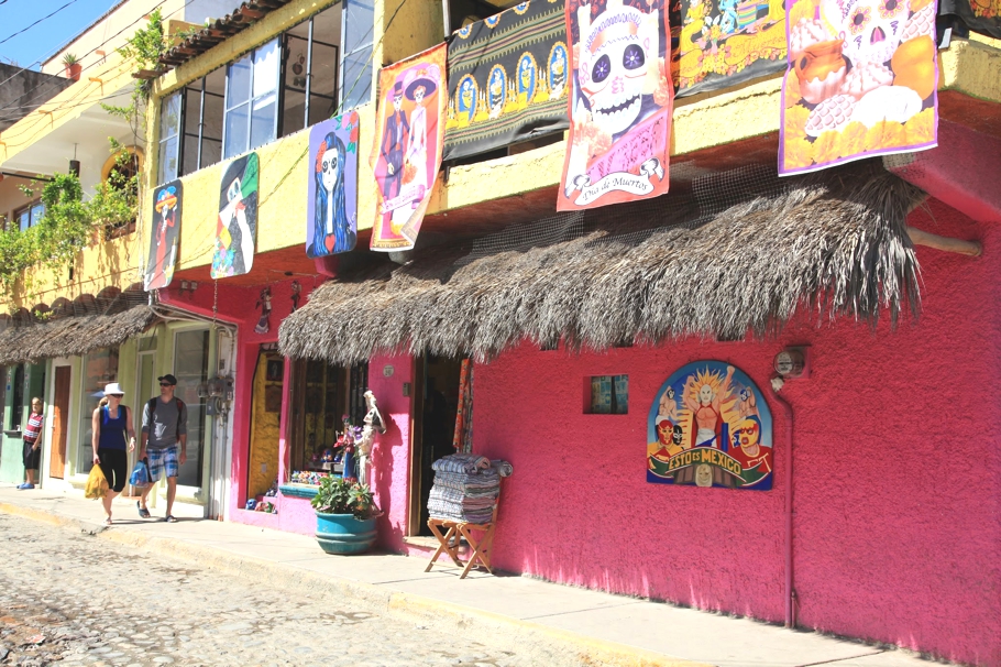want-holiday-like-a-celeb?-mexico-adelto-08