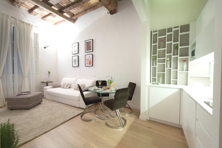 kike-sarasola-interview-bemate-room-rentals-delto-03