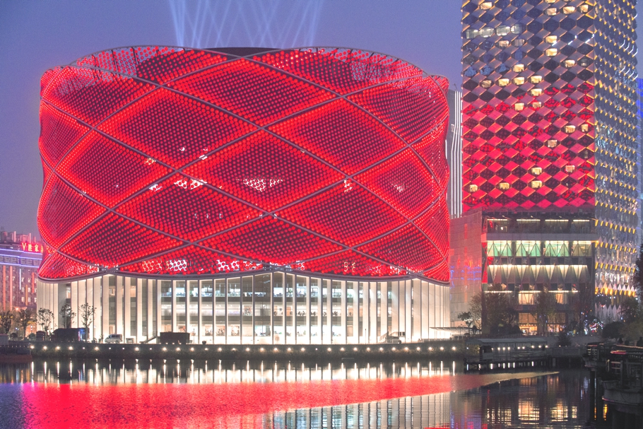 entertainment-buildings-open-wuhan-china-02